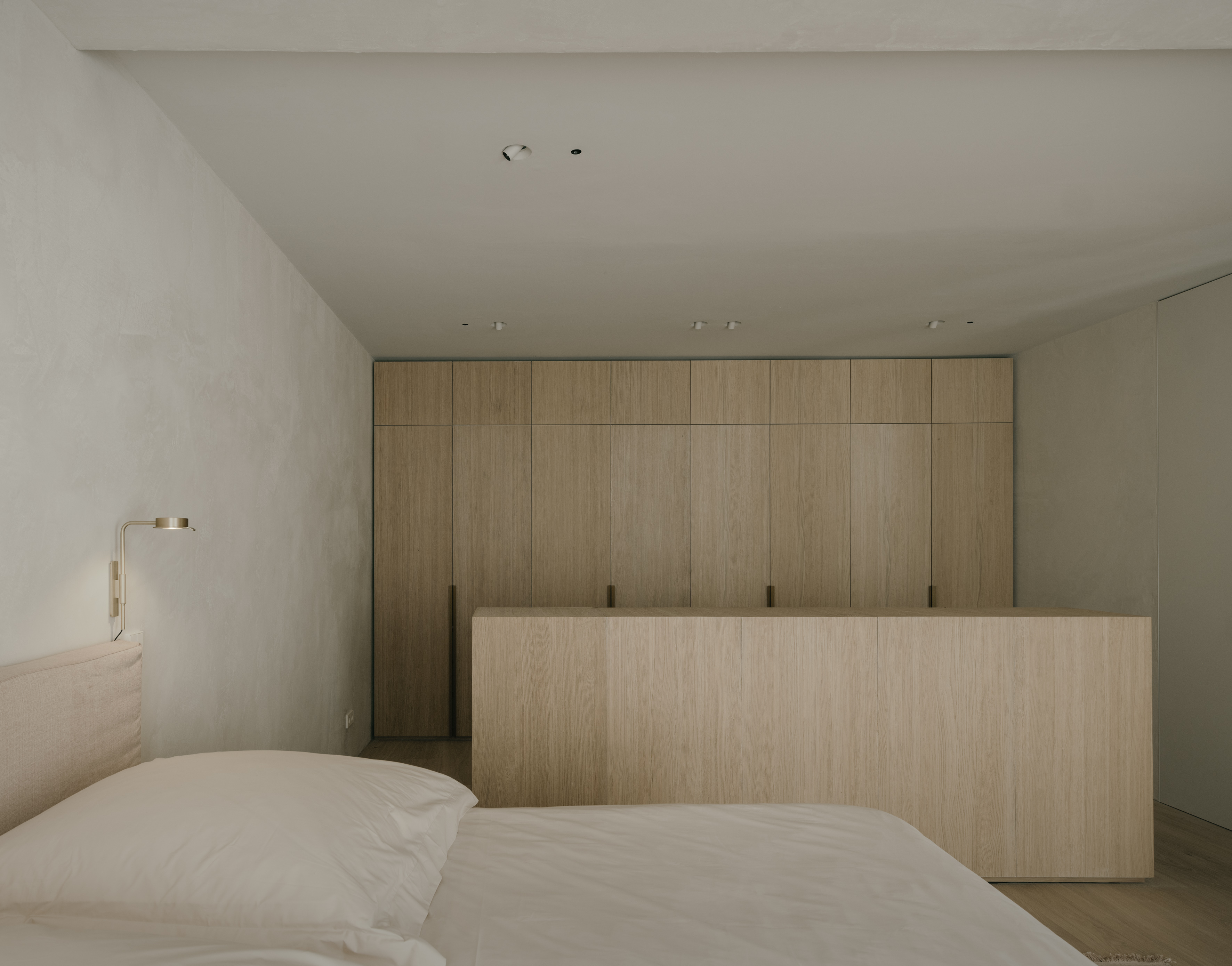 Schlafzimmer Holzeinbauschrank Eiche Lehmputz