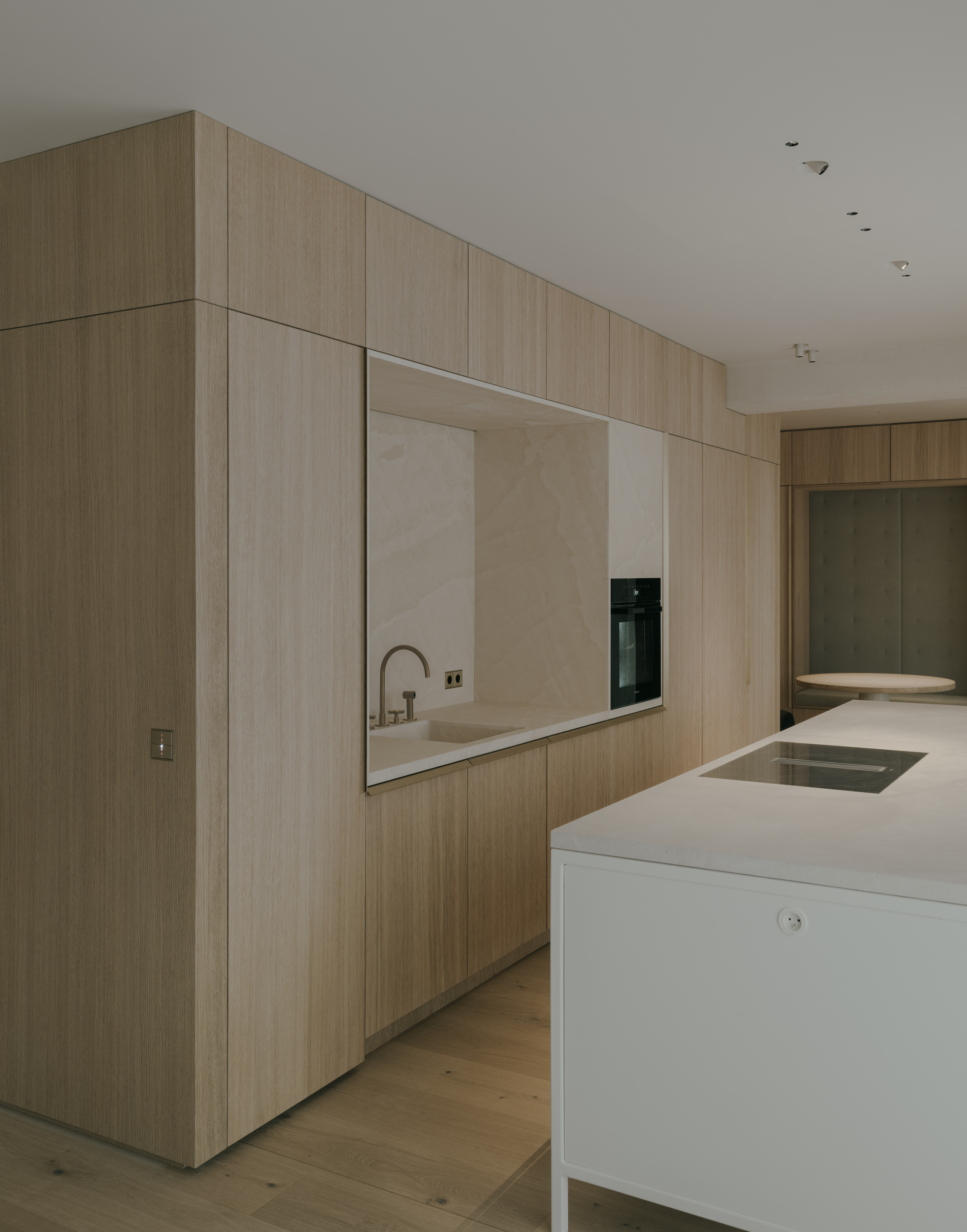 Küche Vipp weiß Einbauküche Holz Eiche gebürstet Naturstein