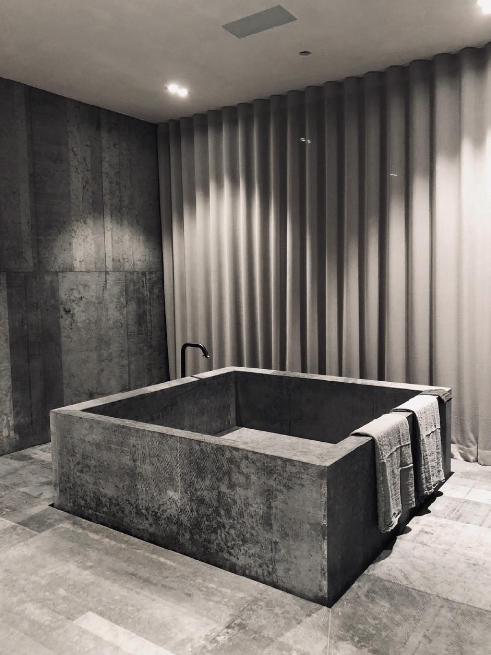 Residential Bad Naturstein Badewanne Vorhang